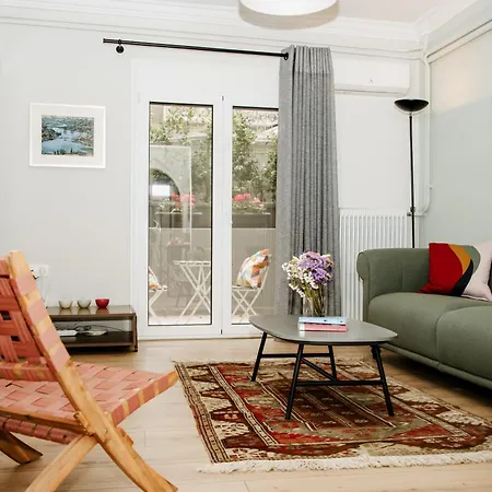 Apartment Modern Oasis In Fokionos Negri Athens